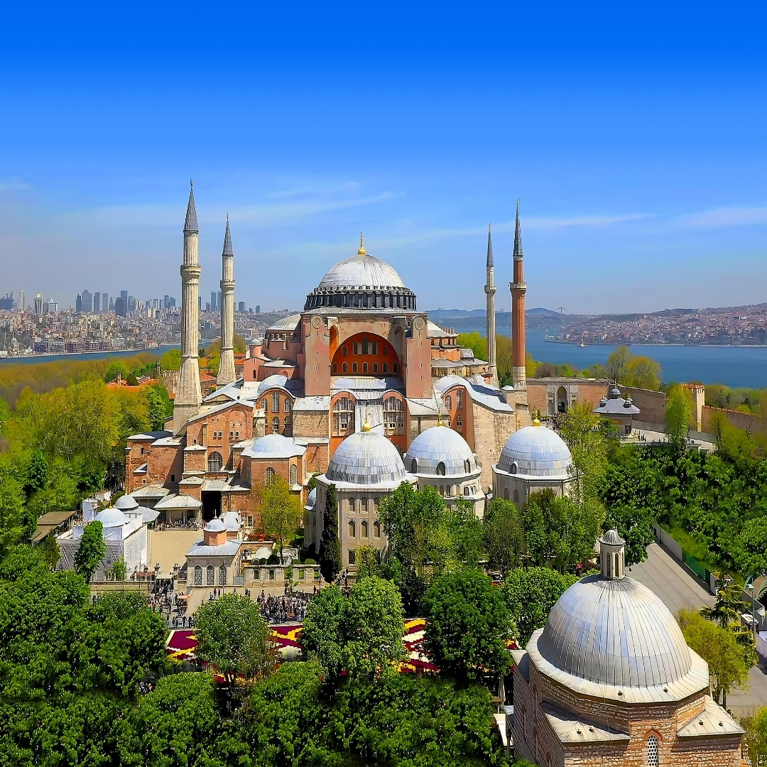 ESTAMBUL, ANKARA Y CAPADOCIA CON DUBAI 12 DIAS (2026-2027)