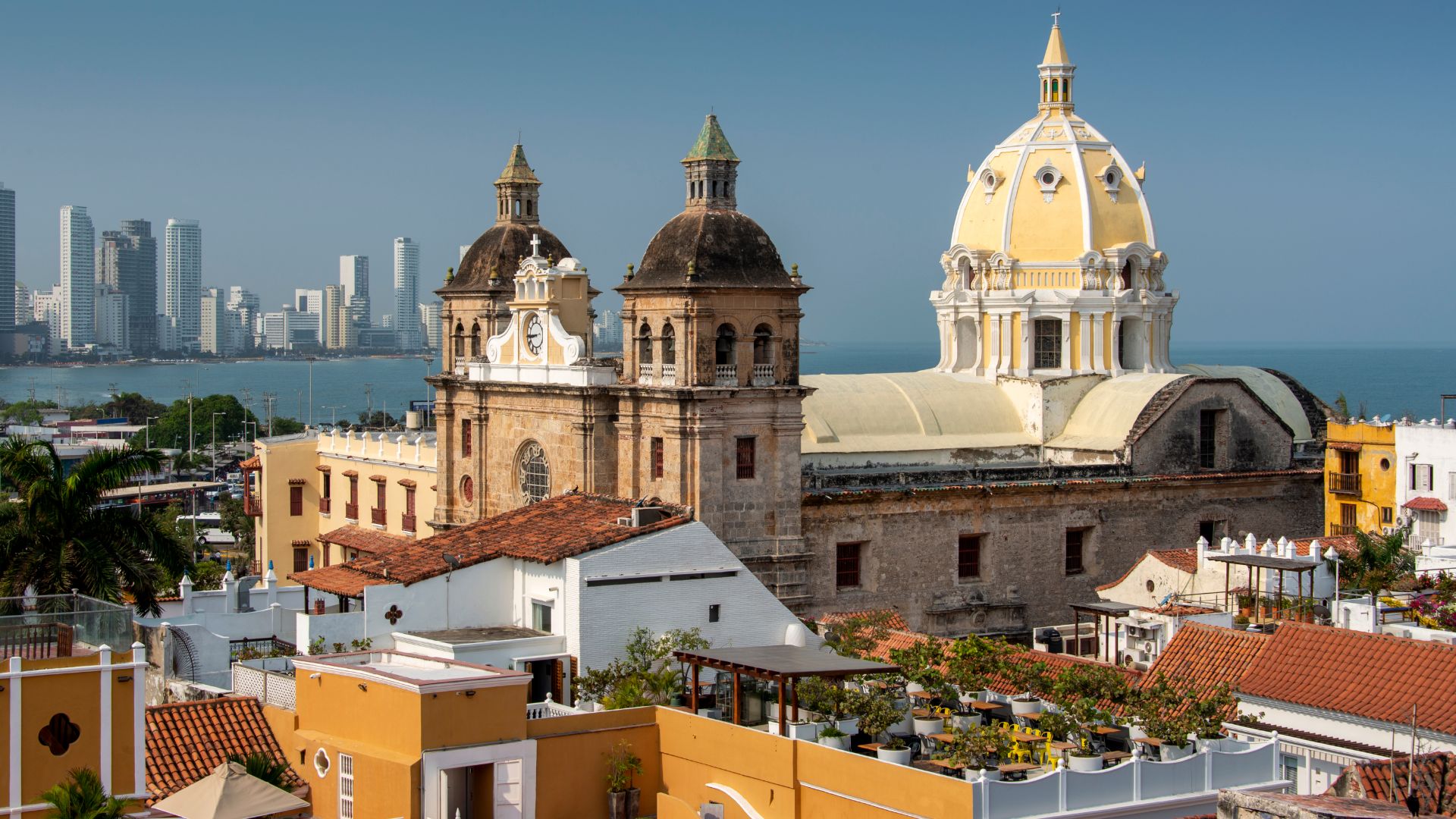 PERÚ Y COLOMBIA CON ENCANTO