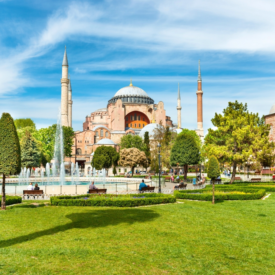 TURQUÍA CON TREN DE ALTA VELOCIDAD 2X1 9 DIAS (2026-2027) SERIE ECONOMY